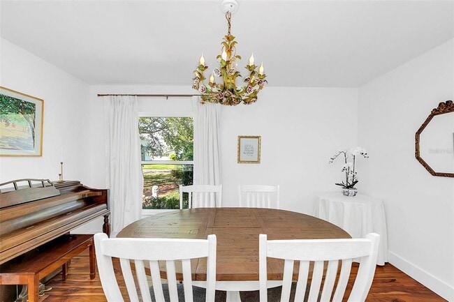 Building Photo - 1640 Palm Ave