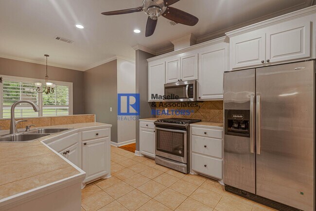 Building Photo - 3 Bed/2 Bath Home in Bruenburg in Clinton