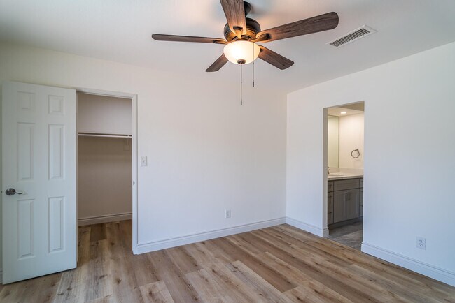 Building Photo - 73100 Santa Rosa Way