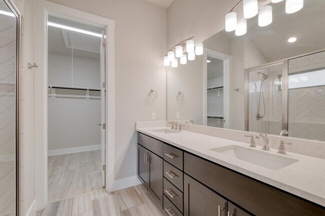 Building Photo - 4600 Post Ln