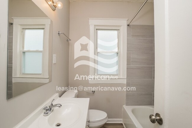 Building Photo - 656 S 42nd St