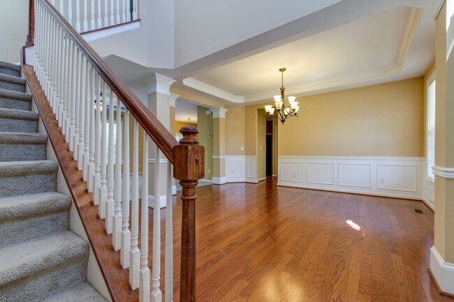 Building Photo - AVAILABLE NOW. 4 Bedroom 3 Bath. Over 3,000 square feet at  Providence Place.  Close to everythin...