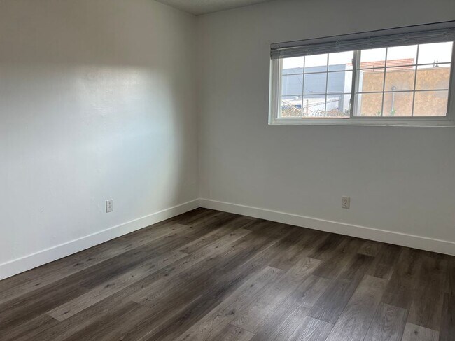Building Photo - 227 Calle Miramar