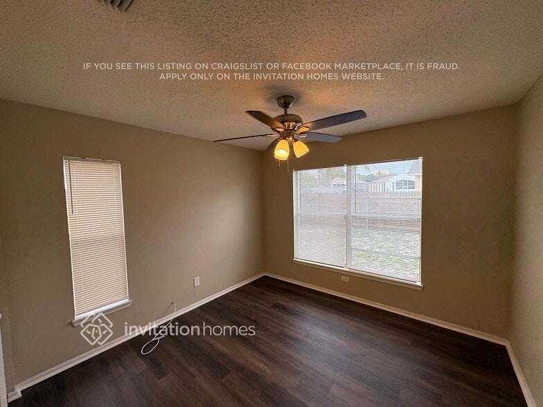 Building Photo - 4704 Bloom Dr