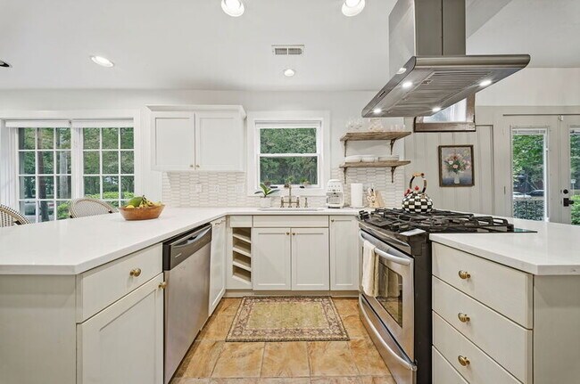 Building Photo - 2115 Claremont Ave