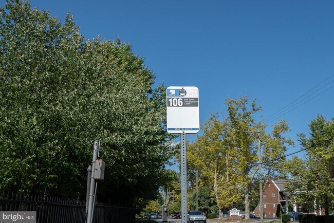 Building Photo - 500 E Lancaster Ave