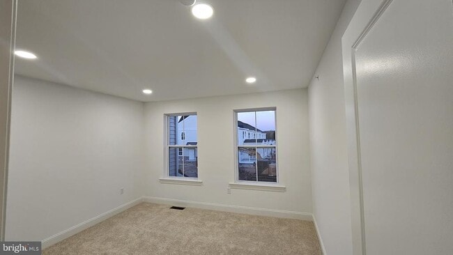 Building Photo - 28 Ironwood Dr