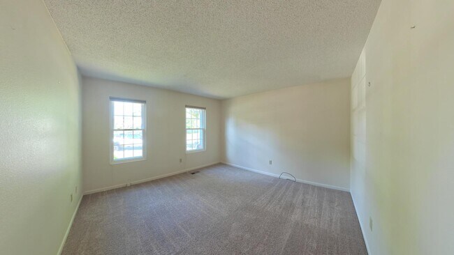 Building Photo - 1125 Butternut Ln