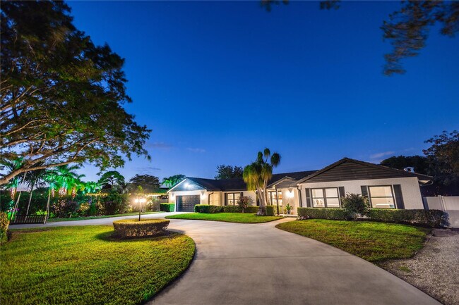 Building Photo - 3127 Sherwood Blvd