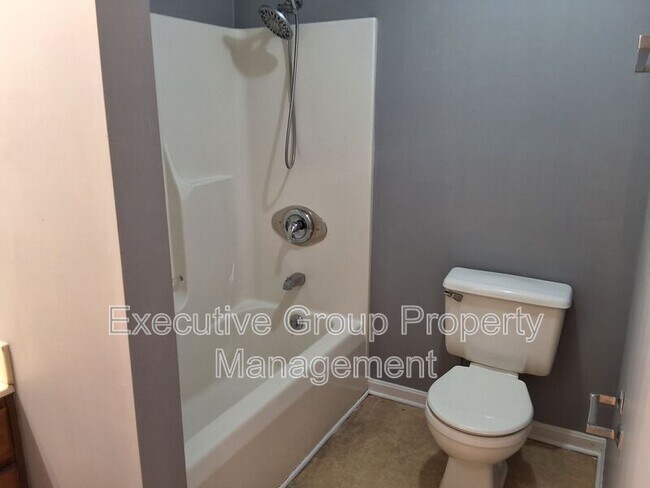 Building Photo - 1113-C CROWNE POINTE DRIVE