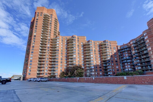 Building Photo - 232 Harmon Cove Tower