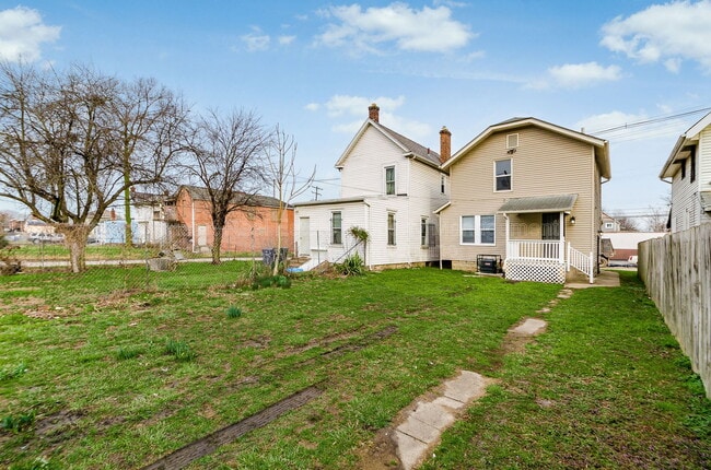 Building Photo - 1215 Sullivant Ave