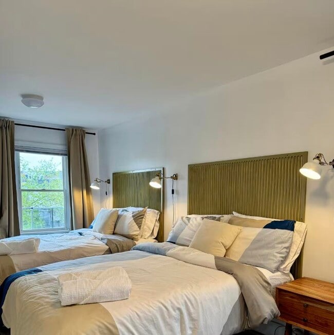 Building Photo - 298 4th St