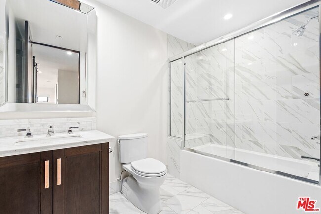 Building Photo - 10647 Ashton Ave