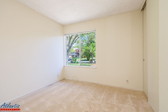 Building Photo - Lovely Cul-De-Sac Home | New Flooring & Paint