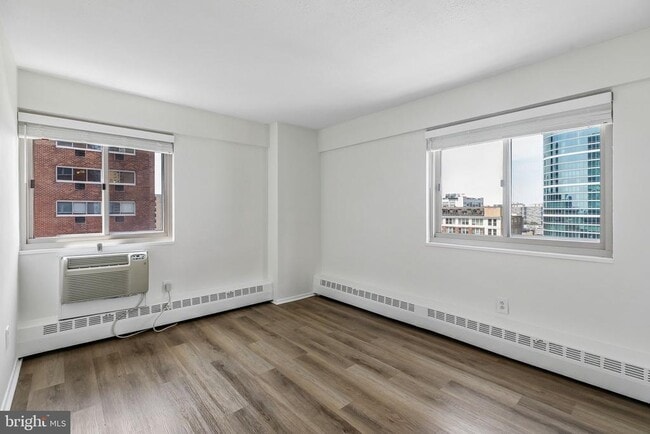 Building Photo - 2101 Chestnut St