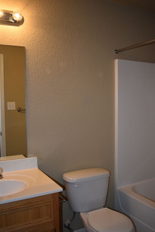 Building Photo - 2603 Cody Poe Rd