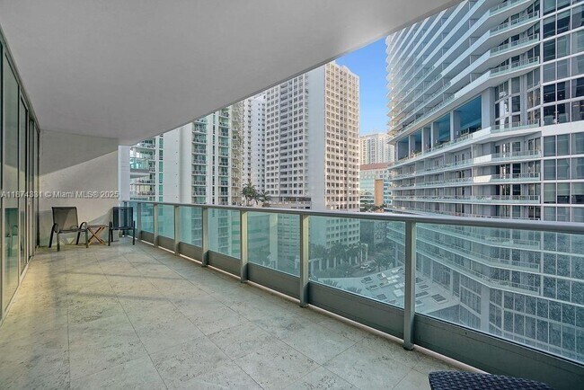 Building Photo - 1331 Brickell Bay Dr