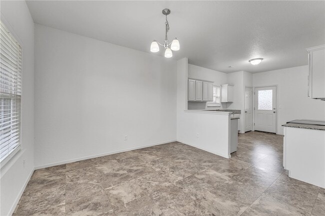 Building Photo - 4404 SW Gallatine Ave