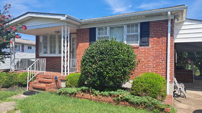 Primary Photo - 1221 Ridgeshire Rd
