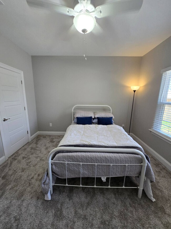 Building Photo - 13812 E El Bonito Dr