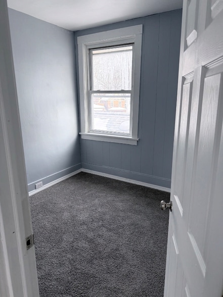 Building Photo - 179 6th Ave