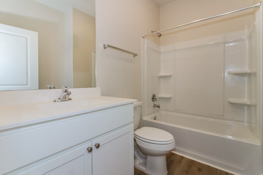 Building Photo - 401 Sunny Highlands Dr