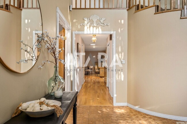 Building Photo - 1577 E Tomahawk Dr