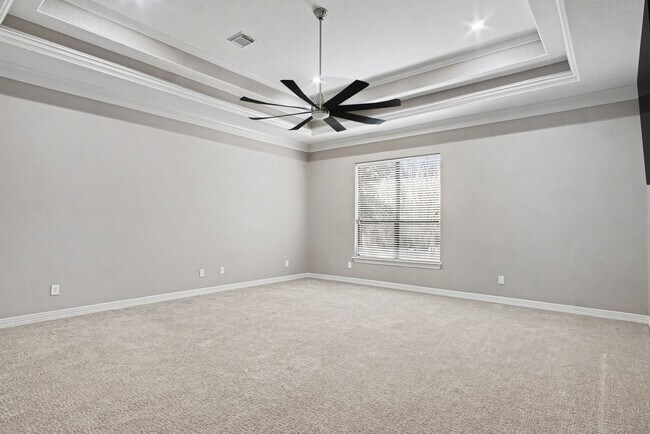 Building Photo - 15569 Crown Oaks Dr