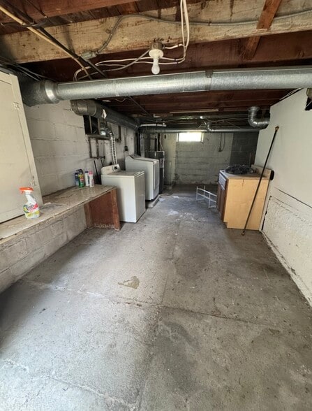 Laundry - 435A Walpole St