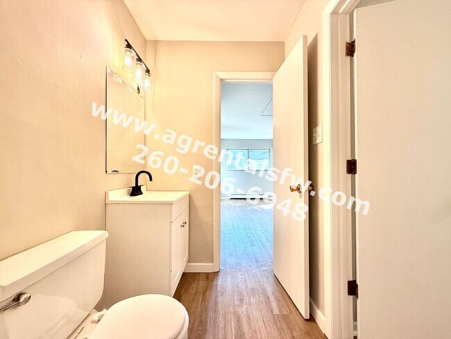 Building Photo - 1420 Green Rd