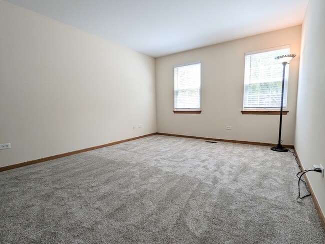 Building Photo - 66 Beechmont Ct