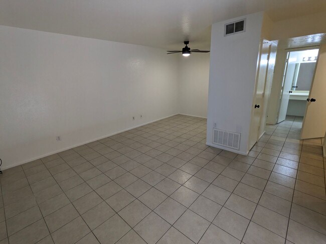 Building Photo - TUCSON - LAS COLINAS
