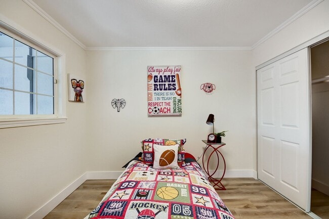 Building Photo - Beautifully Remodeled 3 Bedroom Home Near Stanford & Major Tech Campuses!