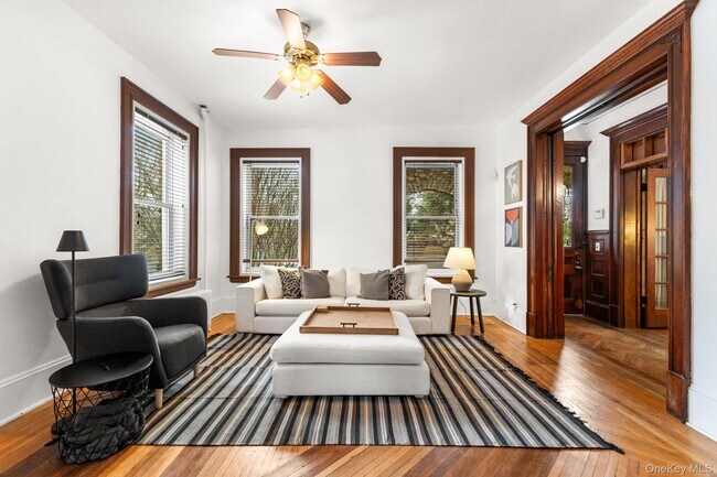 Building Photo - 16 Bedford Rd