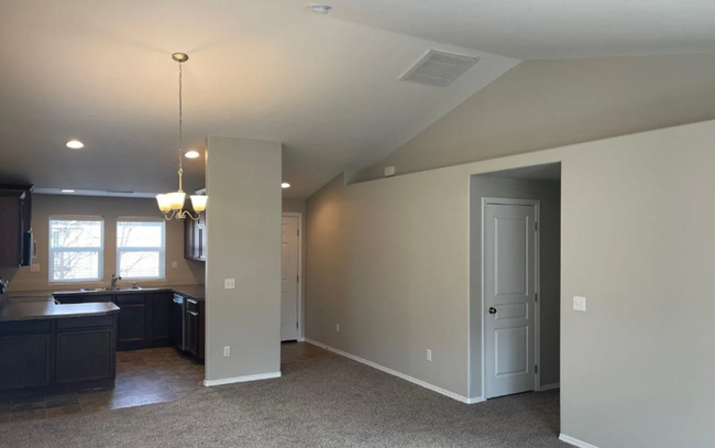 Building Photo - Updated Home In Nampa!