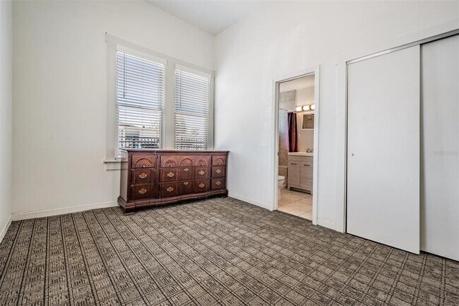 Building Photo - 2319 W Aileen St