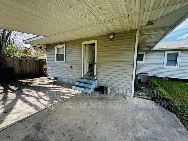 Building Photo - 418 Delgado Dr