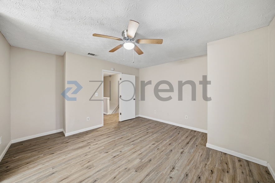 Building Photo - 5893 N Castlegate Dr