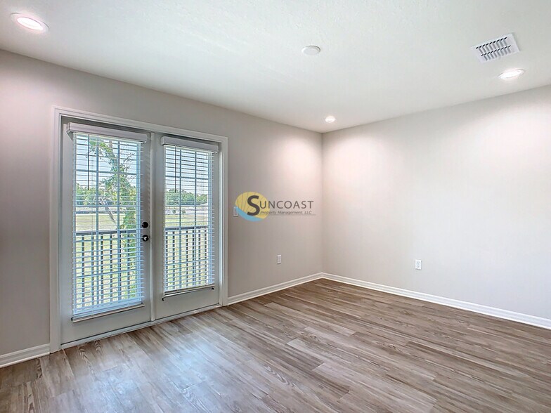 Building Photo - 3821 SW 43rd Ct