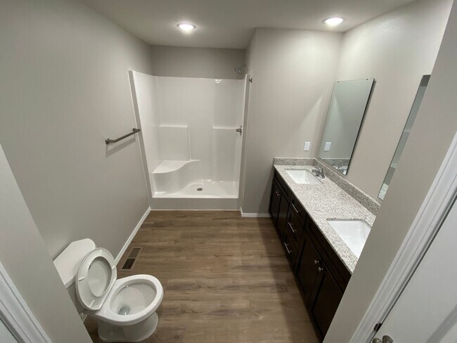 Building Photo - Great spacious home in Willard