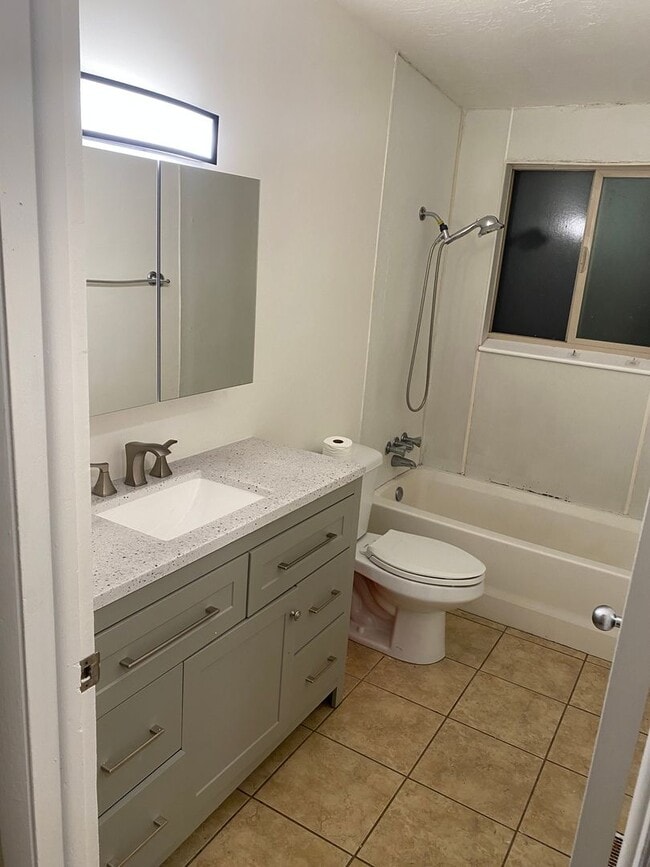 Building Photo - Adorable Home!!!