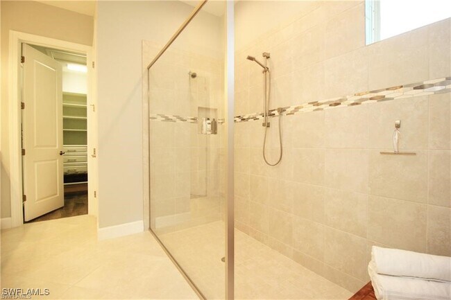 Building Photo - 9456 Montelanico Loop