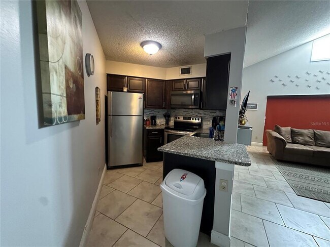 Building Photo - 3766 Southpointe Dr