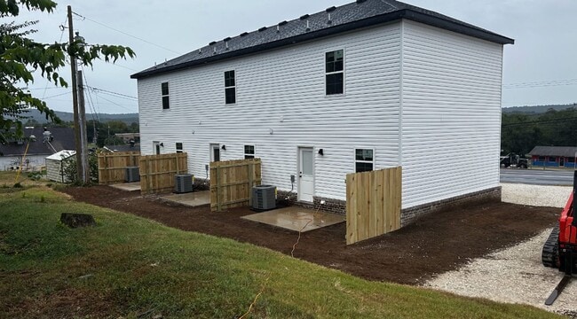 Building Photo - Brand New 2 Bedroom 1.5 Bath home
