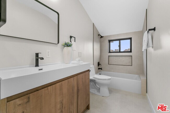 Building Photo - 5132 Escobedo Dr