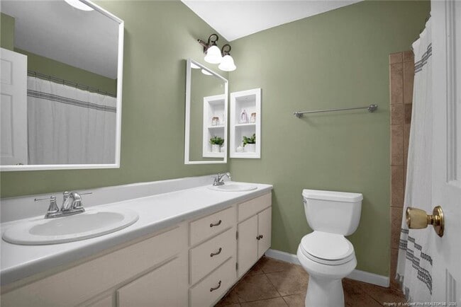 Building Photo - 3305 Granville Dr