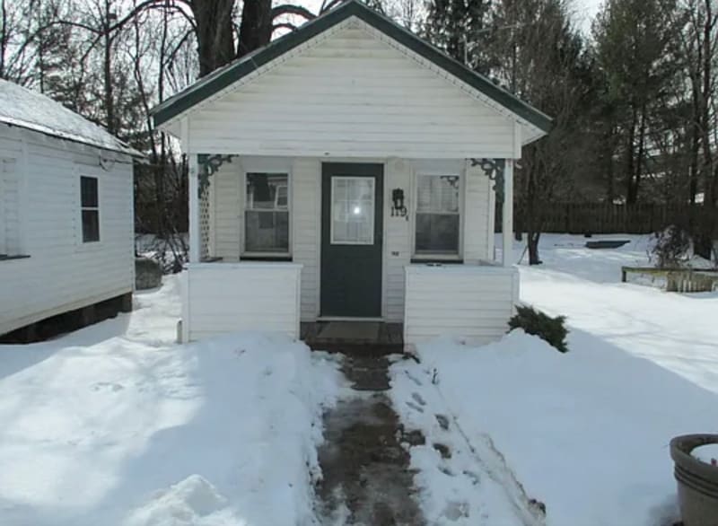 Building Photo - 119 Main St