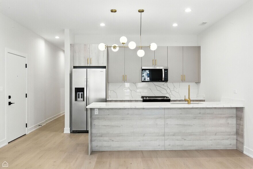 Building Photo - 4623 S Michigan Ave