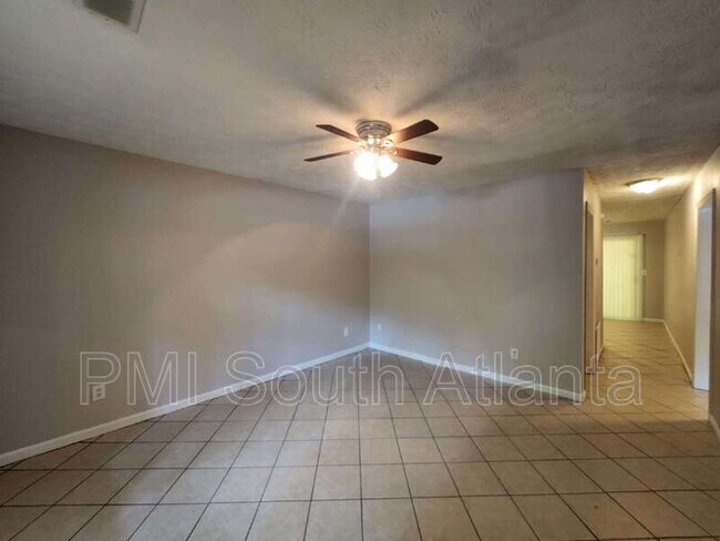 Building Photo - 107 Spring Ct